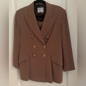 Mondi Suit Size 40 US 10